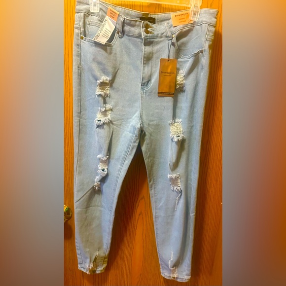 Blue Jeans - Picture 2 of 7